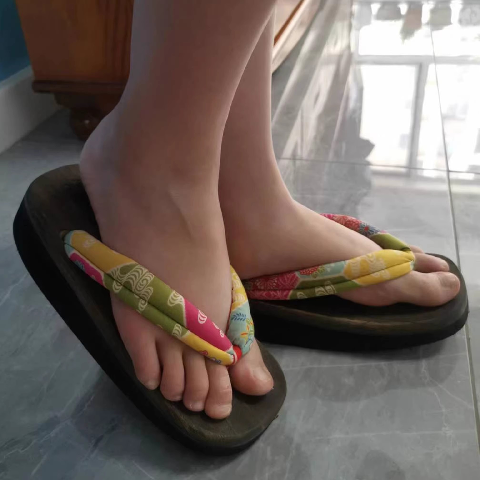 Sepatu Cosplay Wanita Hak Seda - Geta Wooden Sandal ulasan dan harga